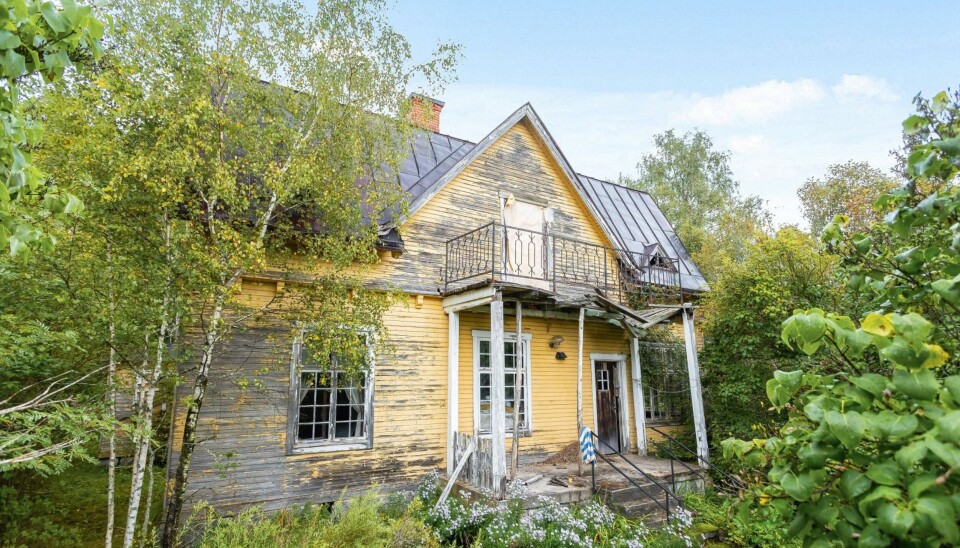 Den gula tvåvåningsvillan från 1897 har väckt stort intresse sedan det lades ut till försäljning på Hemnet. Den gula tvåvåningsvillan från 1897 har väckt stort intresse sedan det lades ut till försäljning på Hemnet.