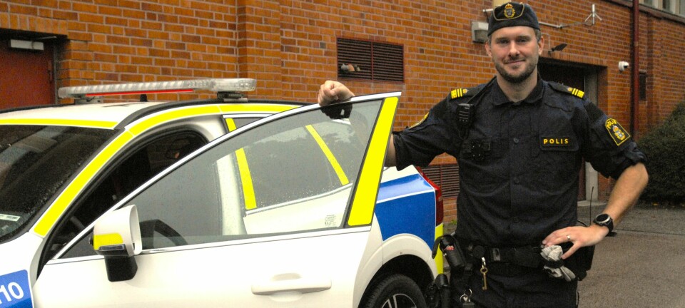 Varsågod, stig in och ta hand om ratten! Petter Högberg vid Närpolisområde Enköping-Håbo söker nya kollegor. Deltidsstudier på hemmaplan ska öppna en ny väg till polisyrket. Inte minst för småbarnsföräldrar.