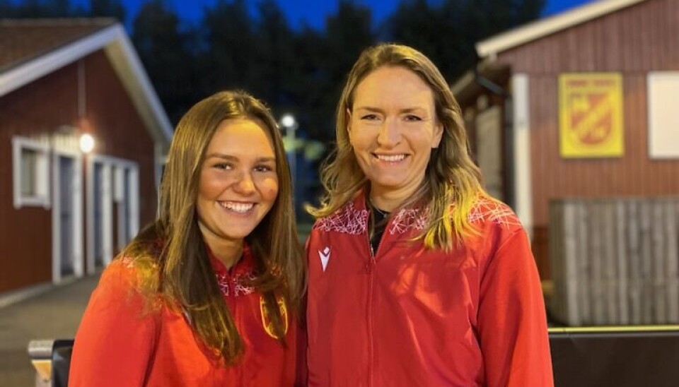 Från vänster: Emelie Hammarqvist, ungdomsledare och Nina Linell, ansvarig för Bålsta IK:s ungdomsledare.