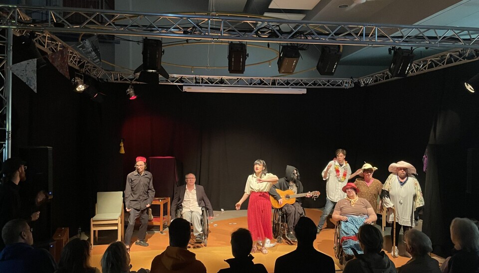 På Kulturveckan i Enköping äger många roliga aktiviteter rum. På bild: Stjärnskott uppträder med teater, musik och sång. På Kulturveckan i Enköping äger många roliga aktiviteter rum. På bild: Stjärnskott uppträder med teater, musik och sång.
