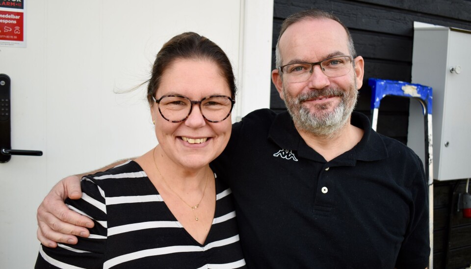 Kräggakrögare. Peggy och John Persell har nyligen öppnat restaurang och kafé i Krägga. Kräggakrögare. Peggy och John Persell har nyligen öppnat restaurang och kafé i Krägga.