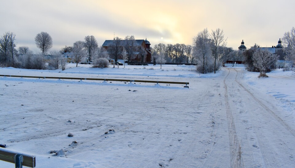 Slott och kyrka. Den nya parkeringen finns vid slottet och kyrkan i Skokloster.