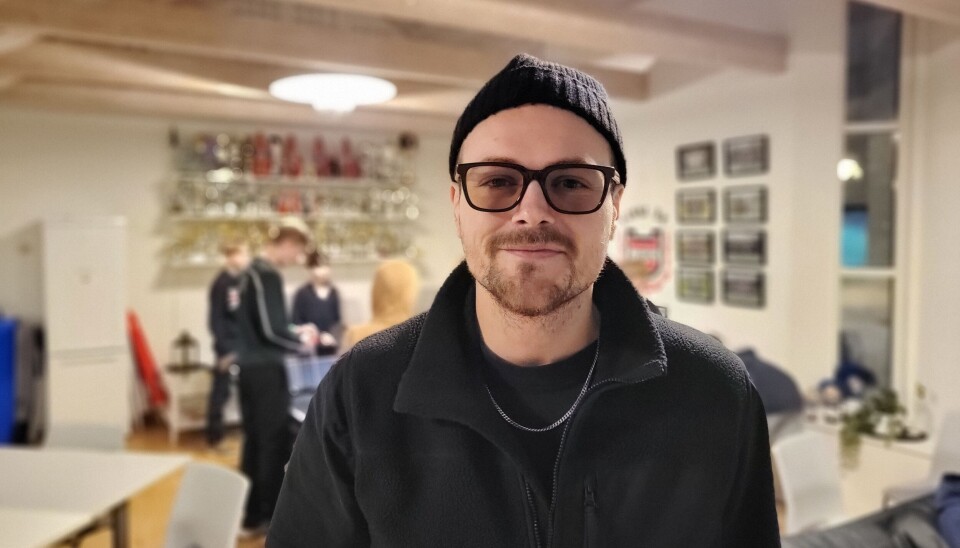 Simon Axelsson jobbar nära ungdomar och vill med fritidsgården bidra med en meningsfull plats för dem efter skoltid och samtidigt arbeta förebyggande för ett tryggare samhälle.