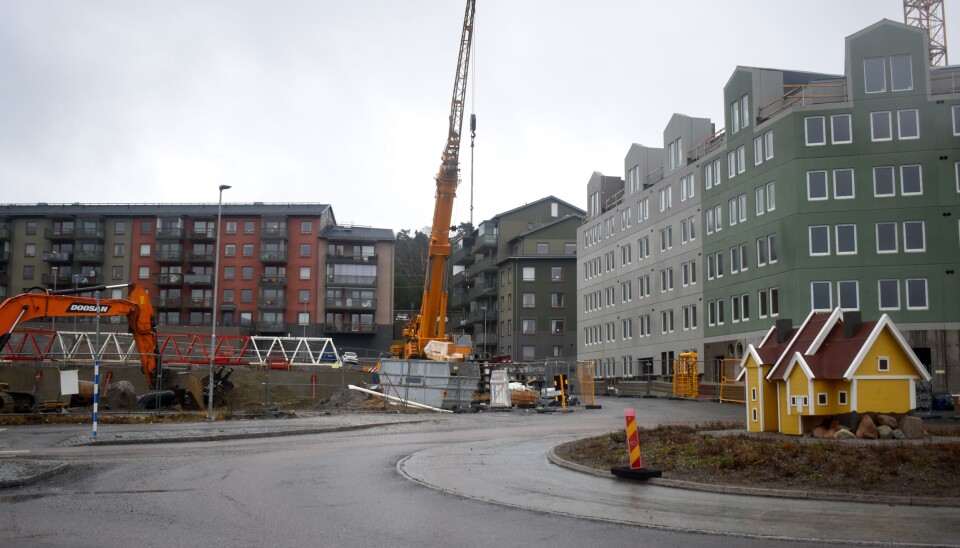 ÖDE. TIll höger syns kvarter F i Tvåhusområdet.