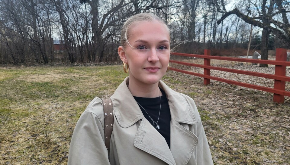 Engla, 17 år, är glad att ha fått sommarjobb och sparar till bil och student nästa år.