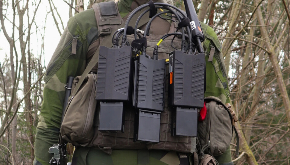 SKYDD. Antidrönarsystem på en soldats
skyddsväst. SKYDD. Antidrönarsystem på en soldats skyddsväst.