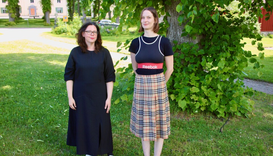 Mottagare. Pristagaren Elise Karlsson och Jaana-Kristiina Alakoski som tog emot priset åt Susanna Alakoski. Mottagare. Pristagaren Elise Karlsson och Jaana-Kristiina Alakoski som tog emot priset åt Susanna Alakoski.