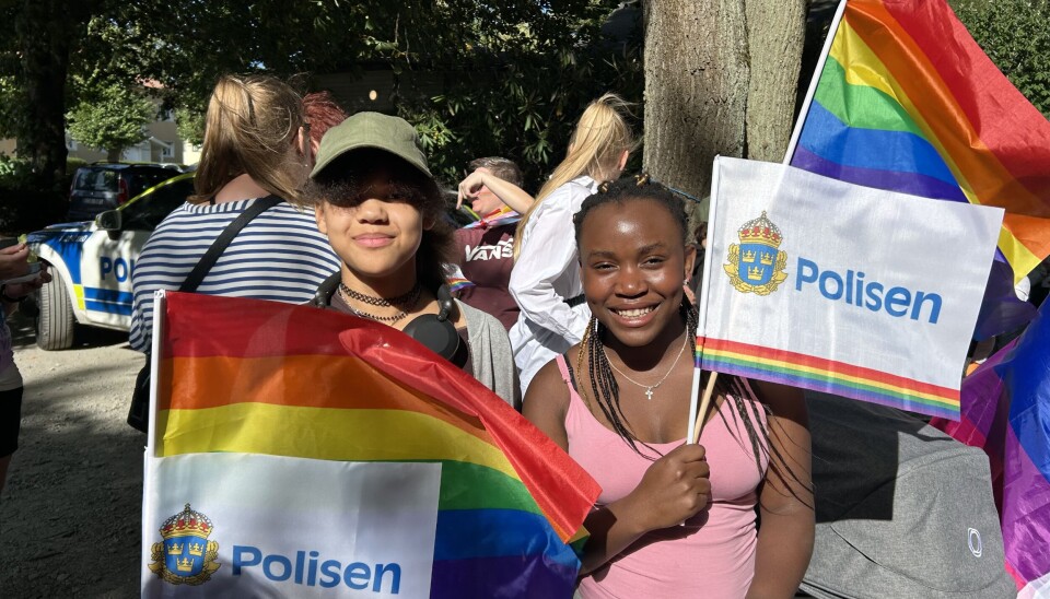 Salome Thorsson Ebacha (från vänster) och Vanessa Ebacha
– Enköpings första pride är ett jättebra arrangemang! Det är en massa folk som går samman och sprider glädje och kärlek. Vi ser redan fram emot nästa års Enköping Pride.