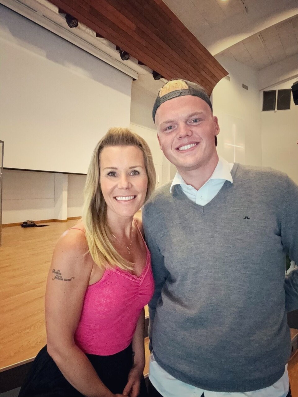 Cecilia Pekkari Jäderholm och Melvin Merkell är initiativtagare och producenter av välgörenhetskonserten 'We are the world'.