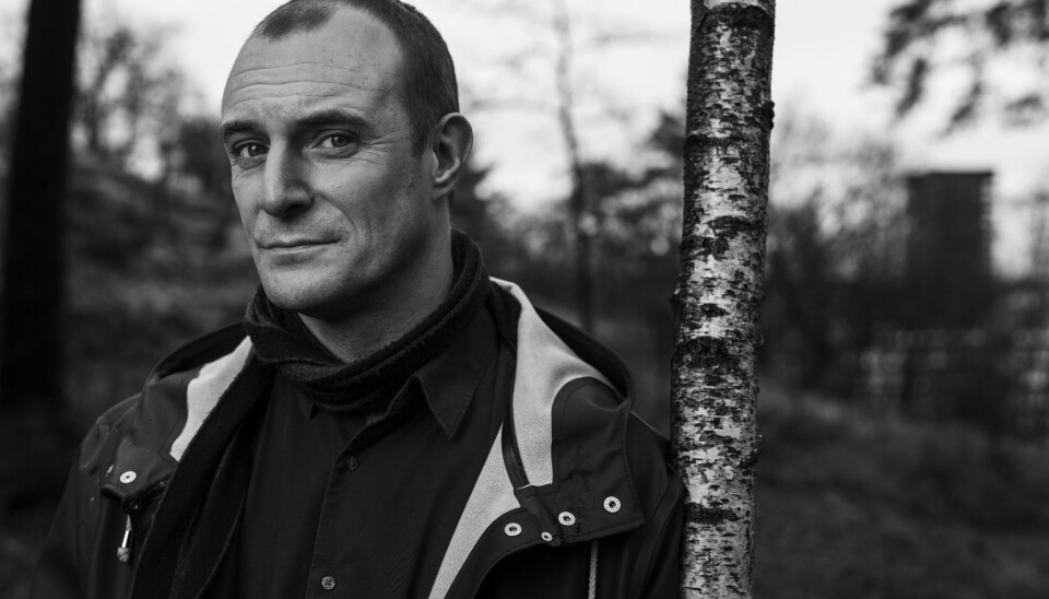 10 oktober – Möt Johan Hilton. Författaren, journalisten och programledaren gästar biblioteket i Enköping.