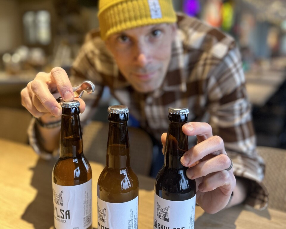 Ölprovning. Sebastian Tarkowski håller redan i ölprovningar på Fagerudd, nu får han fler sorter att ta med från nära håll.