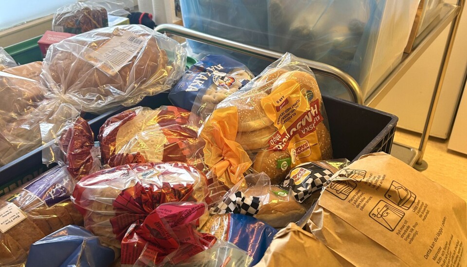 Få kassar. Förra fredagen fick Matbryggan enbart ihop 15 matkassar att dela ut med huvudsakligen torrvaror och mejeriprodukter.