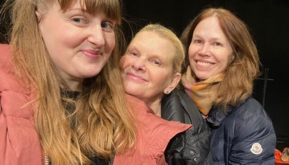 Teater Spotlight. Från vänster: Viveka Solér (spelar Nazarina) Ingela Comeau (Lilly) och Louise Stenbro (Nettan).