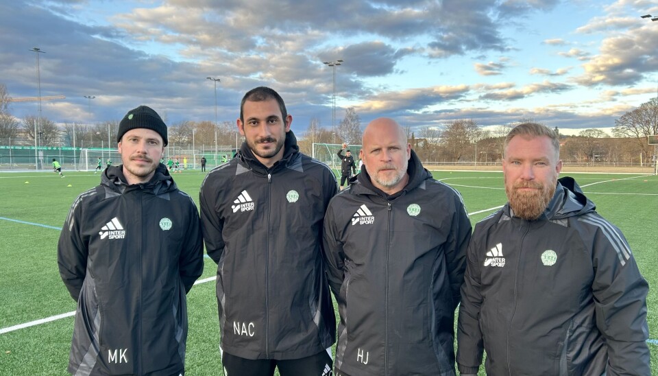 Premiärladdade. Från vänster: Marcus Karlsson, tränare, Nikolaos Angelos Chatziefraimidis, videoanalys, Henrik Johansson, målvaktstränare och Henrik Norrström, tränare.