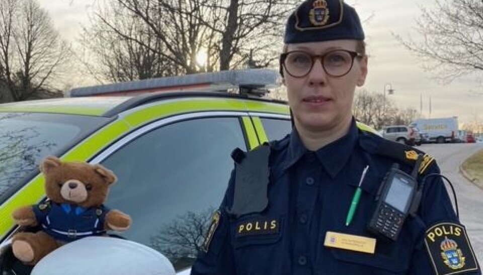 Malin Persson är kommunpolis i Bålsta och Enköping. Hon besöker förskolor i Håbo för att öka förståelsen för polisens arbete och öka tryggheten.