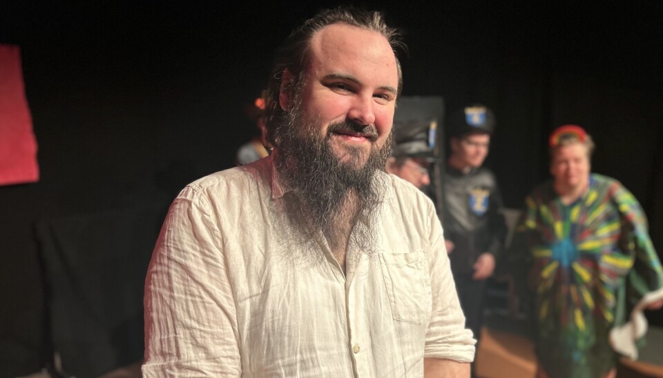 Teaterpedagogen Oscar Byström har jobbat med Teater Stjärnskott i tre år.