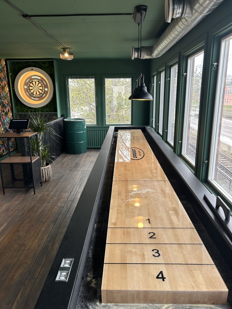 Aktivitetsrum. En trappa upp går det att roa sig.