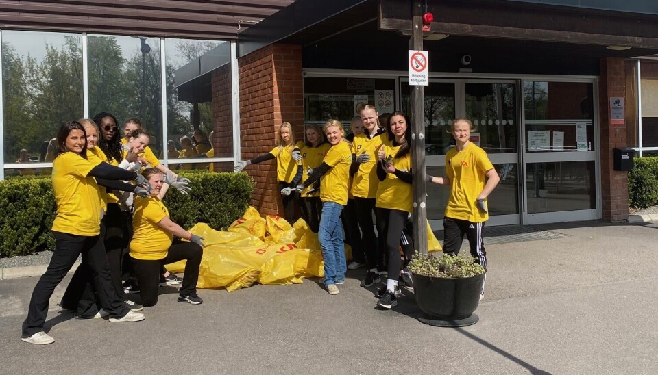 Från skräp till cup. Glada skräpsamlare åker nu på Eken Cup.