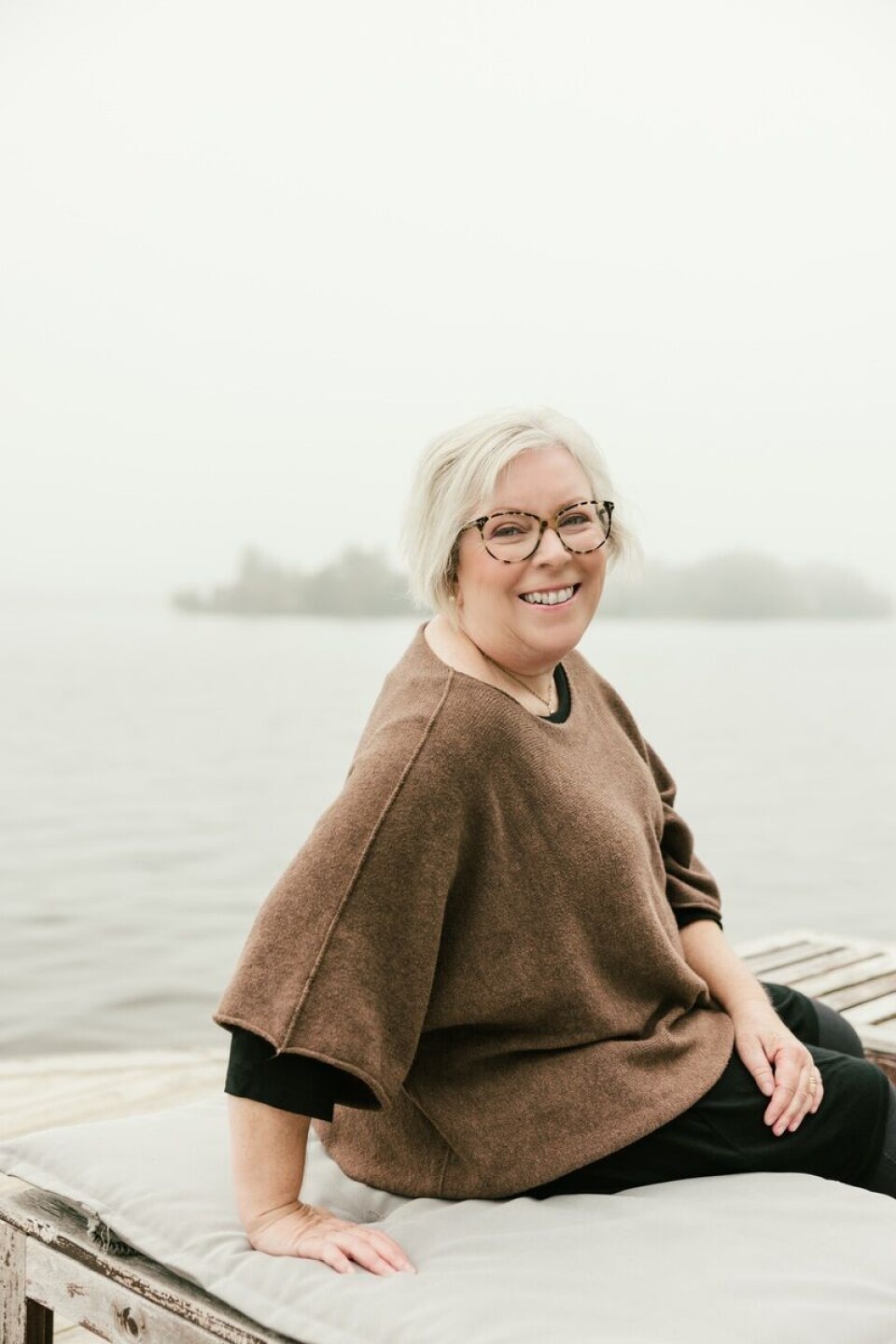 Anne-Lie Högberg hämtar inspiration till sina böcker av stämningar och människor och väver gärna in episoder som hon själv varit med om.