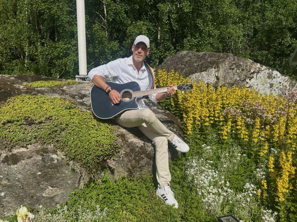 'Känns jättekul'. Janne Lysén har gått från rock, covers och egenskriva låtar på svenska till till pop country på engelska i och med sin senaste singel Sundrenched memories..