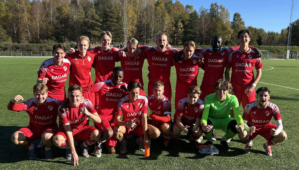 Segerjublet. Håbolaget efter triumfen på Gotland.
